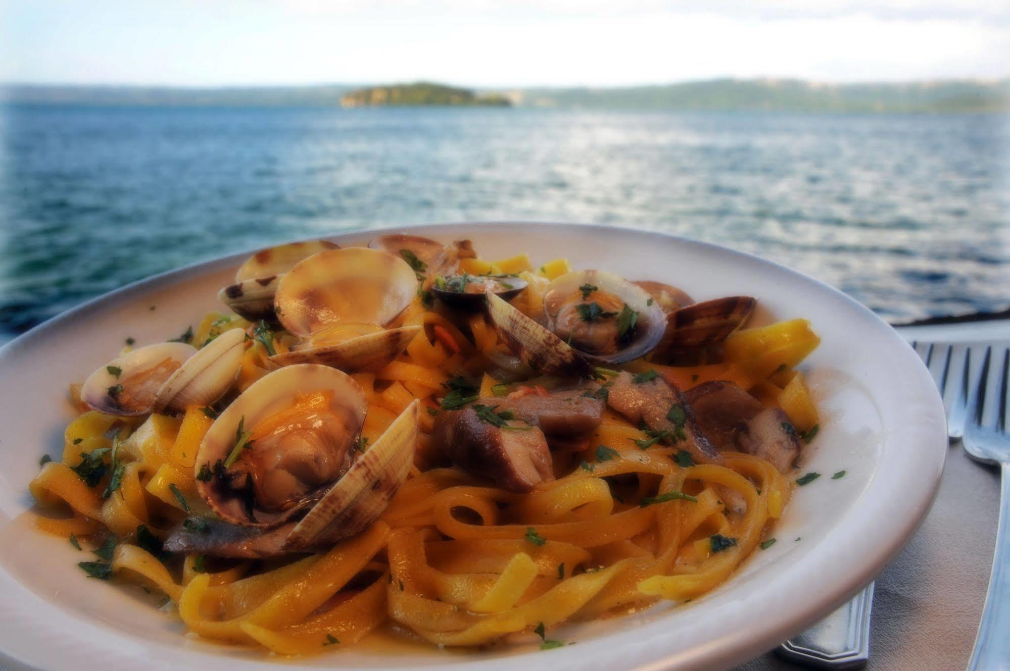 Locanda Da Otello 마르타 외부 사진