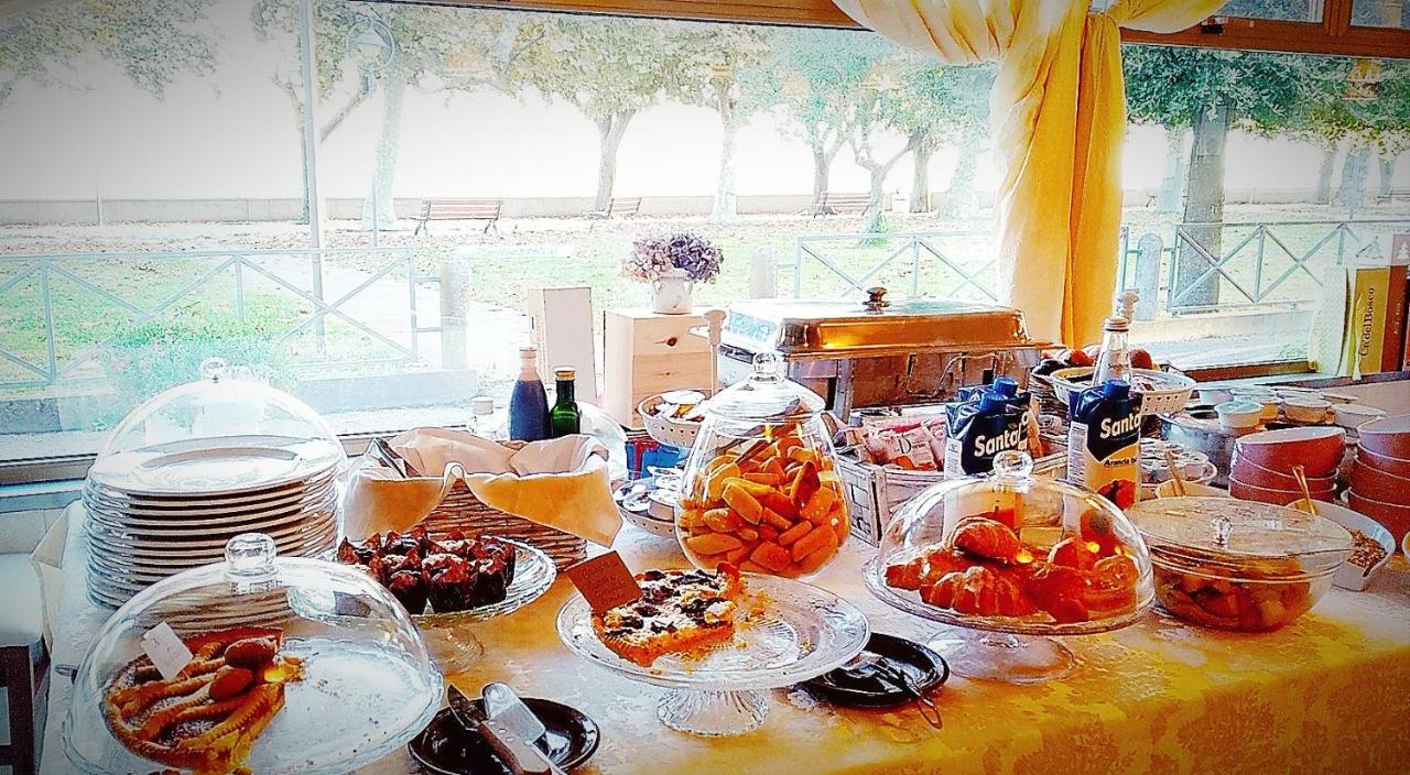 Locanda Da Otello 마르타 외부 사진